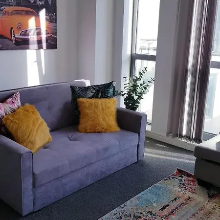 Apartament City Centre 1 Bed With Free On Site Parking With Cctv By Lets Relocations *