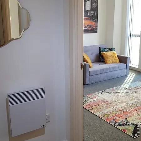 City Centre 1 Bed With Free On Site Parking With Cctv By Lets Relocations Apartament *