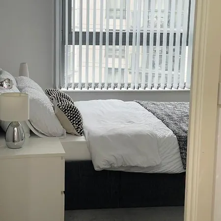 City Centre 1 Bed With Free On Site Parking With Cctv By Lets Relocations * Birmingham