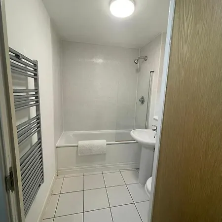City Centre 1 Bed With Free On Site Parking With Cctv By Lets Relocations * Birmingham